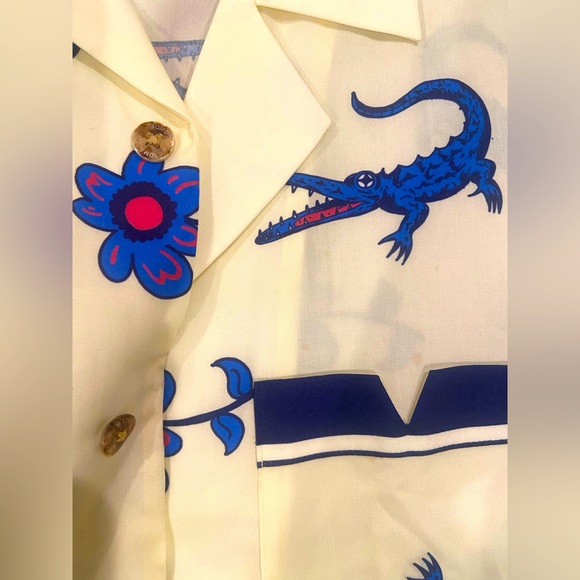 Men’s short sleeve button down shirt with crocodiles and flowers new no tags - Picture 2 of 3